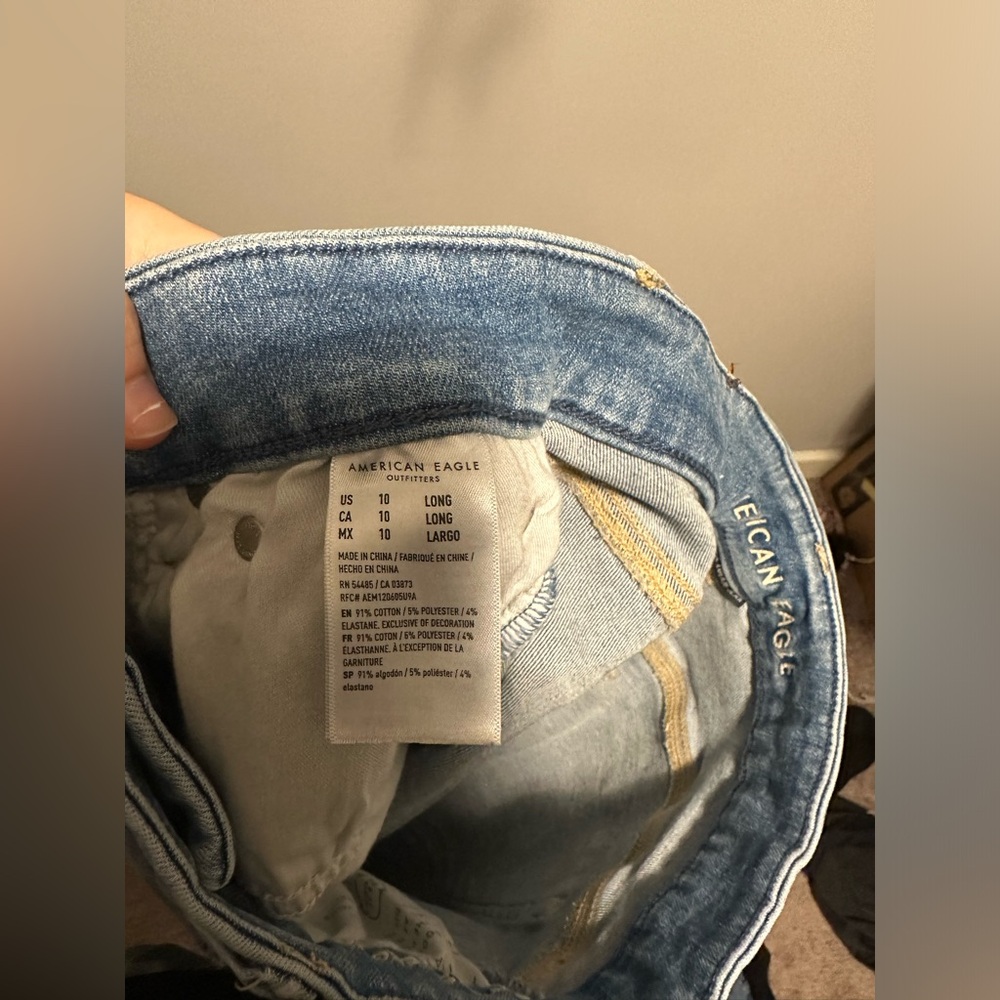 American Eagle High Rise Jeans - Picture 3 of 4